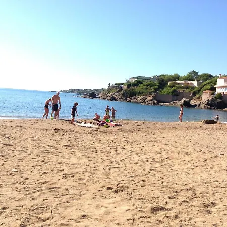 à Fréjus, 40 M², Proche Du Jardin *