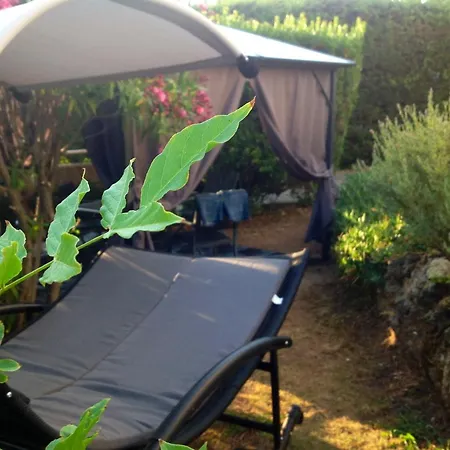 A 40 M² Proche Du Jardin * Frejus