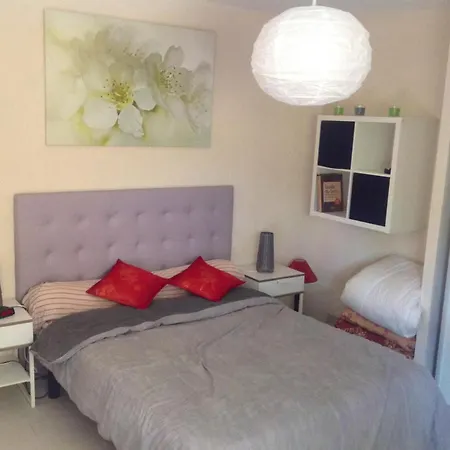 A 40 M² Proche Du Jardin * Frejus