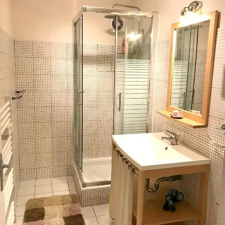 A 40 M² Proche Du Jardin Apartamento Fréjus