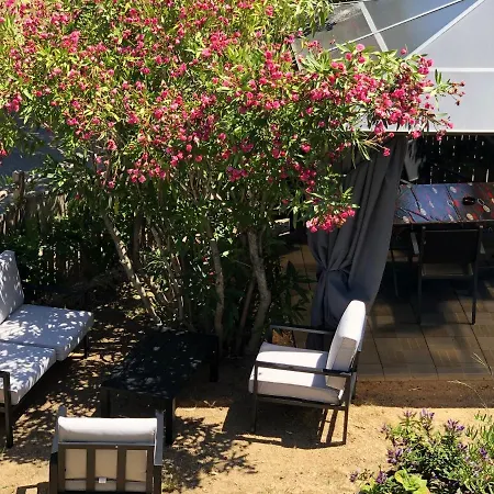A 40 M² Proche Du Jardin * Frejus