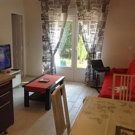 Appartamento à Fréjus, 40 M², Proche Du Jardin *